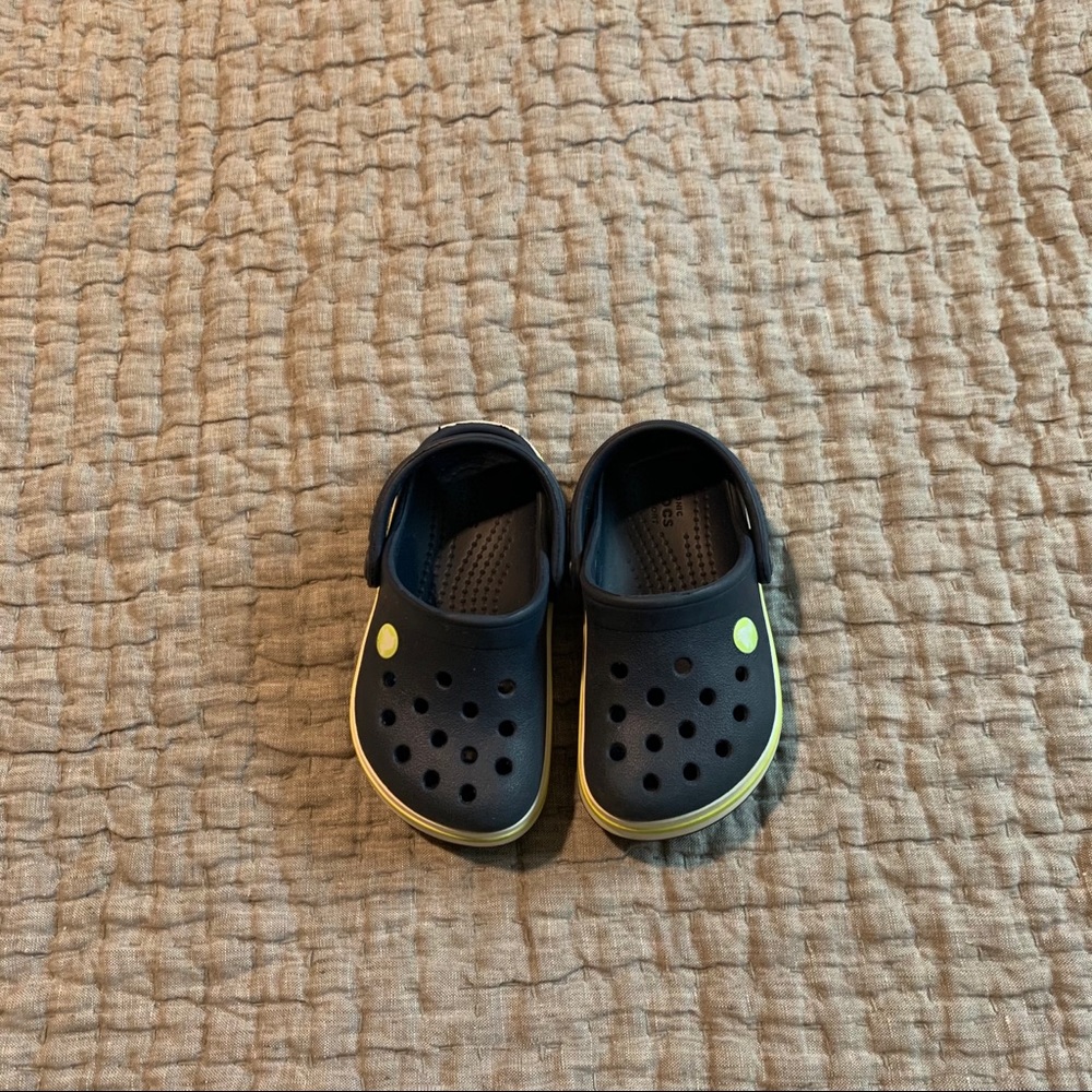 Toddler crocs. Size 6. Navy